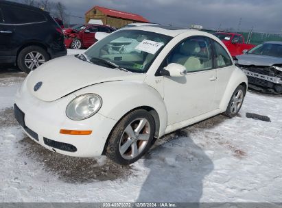 Lot #3056068684 2008 VOLKSWAGEN NEW BEETLE COUPE BLACK TIE EDITION/TRIPLE WHITE