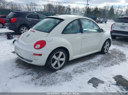 Lot #3056068684 2008 VOLKSWAGEN NEW BEETLE COUPE BLACK TIE EDITION/TRIPLE WHITE