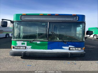 Lot #3037529275 2005 GILLIG TRANSIT BUS LOW