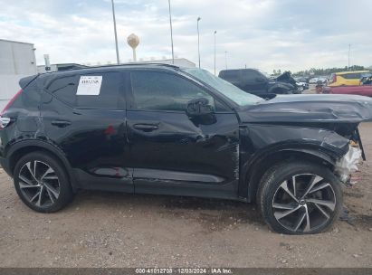 Lot #3050082645 2021 VOLVO XC40 T5 R-DESIGN