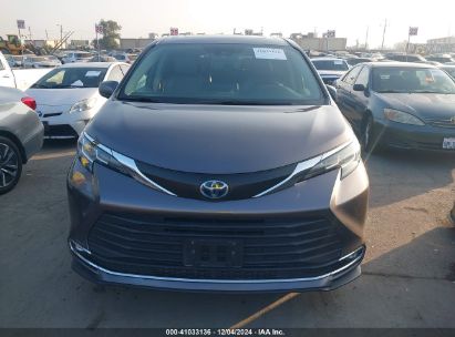 Lot #3035092455 2022 TOYOTA SIENNA XLE