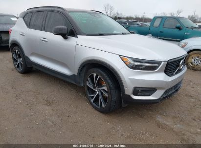 Lot #3052079968 2019 VOLVO XC40 T5 R-DESIGN