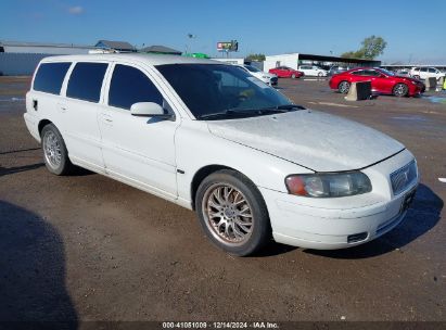 Lot #3035080133 2005 VOLVO V70 2.4