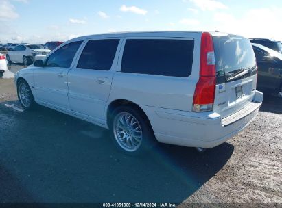 Lot #3035080133 2005 VOLVO V70 2.4