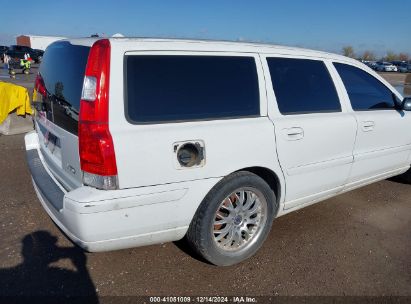 Lot #3035080133 2005 VOLVO V70 2.4