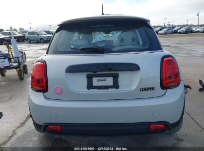 Lot #3056066666 2022 MINI SE HARDTOP COOPER