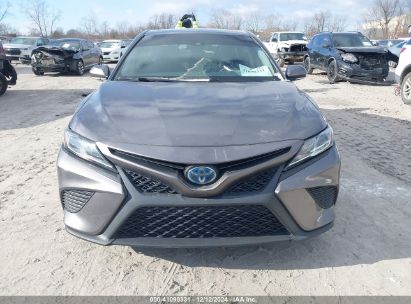 Lot #3052071505 2018 TOYOTA CAMRY HYBRID SE