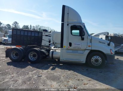 Lot #3037528887 2017 FREIGHTLINER CASCADIA 125