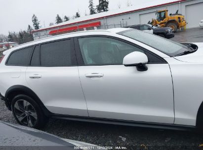 Lot #3047438422 2020 VOLVO V60 CROSS COUNTRY T5