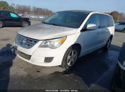 Lot #3037523424 2010 VOLKSWAGEN ROUTAN SE