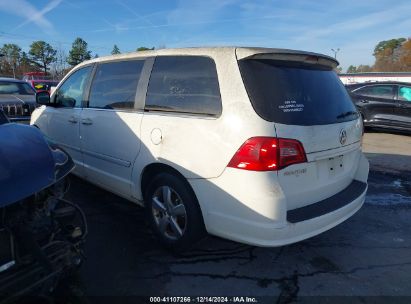 Lot #3037523424 2010 VOLKSWAGEN ROUTAN SE