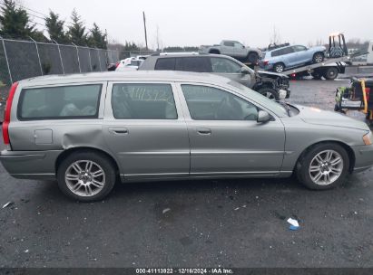 Lot #3051091937 2006 VOLVO V70 2.4