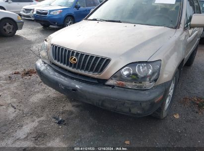 Lot #3035091271 2000 LEXUS RX 300