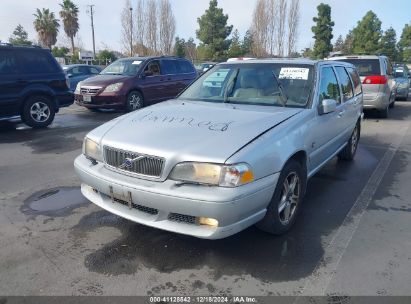 Lot #3051088957 1999 VOLVO V70 R