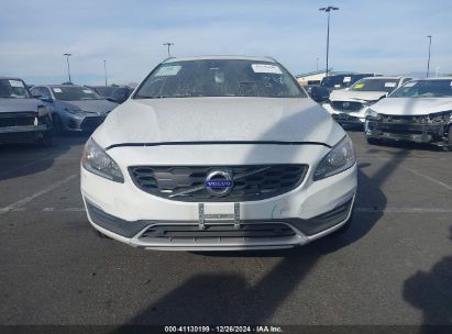 Lot #3036721829 2018 VOLVO V60 CROSS COUNTRY T5