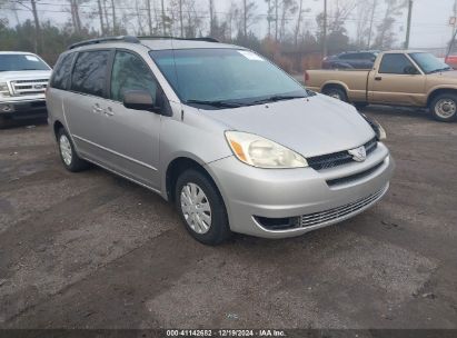 Lot #3051091459 2004 TOYOTA SIENNA LE