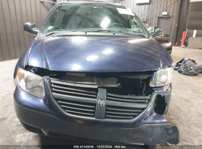 Lot #3042563770 2005 DODGE CARAVAN SE