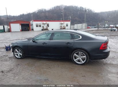 Lot #3051090910 2019 VOLVO S90 T5 MOMENTUM