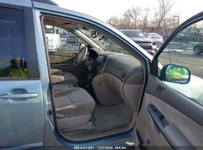 Lot #3041543219 2008 TOYOTA SIENNA LE