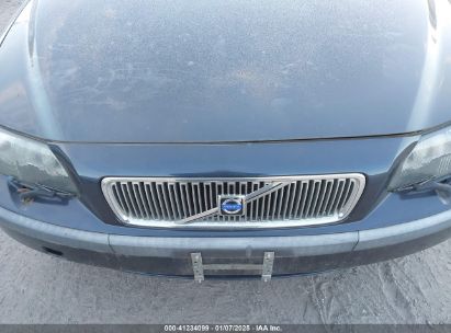 Lot #3051074816 2004 VOLVO V70 2.4