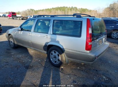 Lot #3056468273 2000 VOLVO V70 XC/XC SE