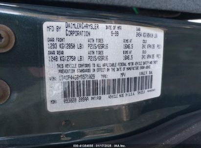 Lot #3064313162 2000 DODGE GRAND CARAVAN SE