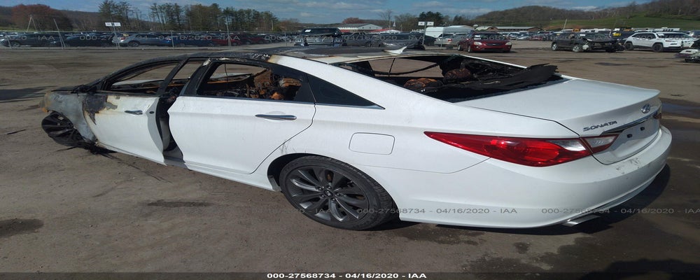 5NPEC4AC2BH064303 2011 HYUNDAI SONATA photo no. 3