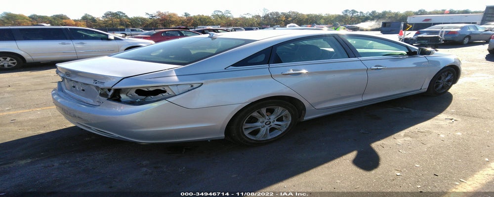 5NPEC4AC6BH019686 2011 HYUNDAI SONATA photo no. 4