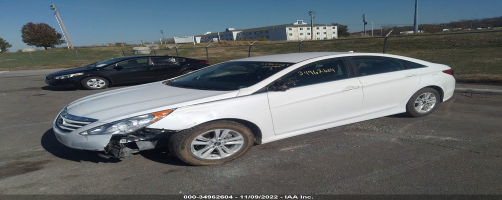 5NPEB4AC4EH902239 2014 HYUNDAI SONATA photo no. 2