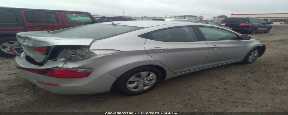 5NPDH4AE9GH756581 2016 HYUNDAI ELANTRA photo no. 4