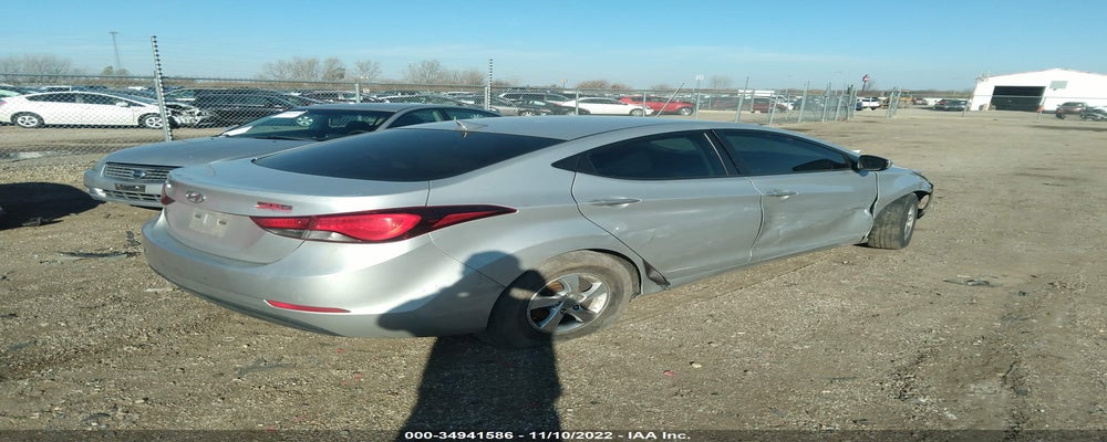 5NPDH4AEXFH552984 2015 HYUNDAI ELANTRA photo no. 4
