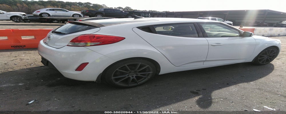 KMHTC6AD7DU126097 2013 HYUNDAI VELOSTER photo no. 4