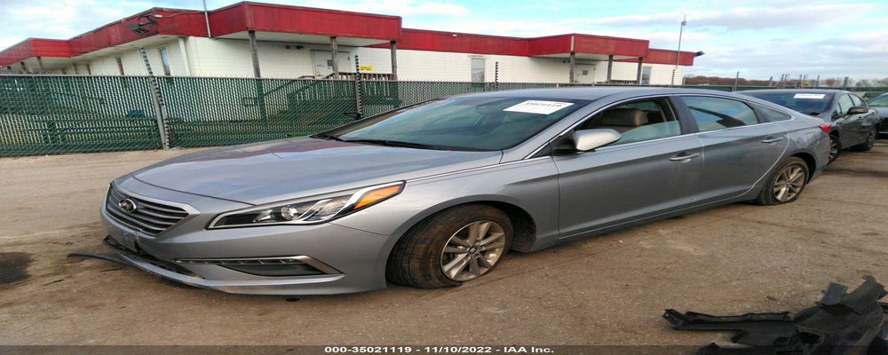 5NPE24AF0FH010856 2015 HYUNDAI SONATA photo no. 2
