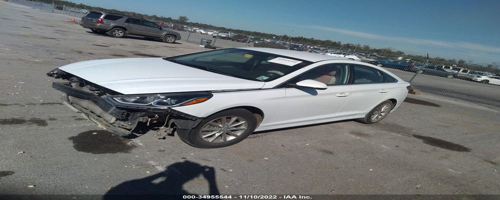 5NPE24AF7JH704422 2018 HYUNDAI SONATA photo no. 2