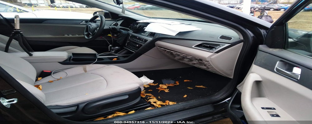 5NPE24AF3HH495948 2017 HYUNDAI SONATA photo no. 5