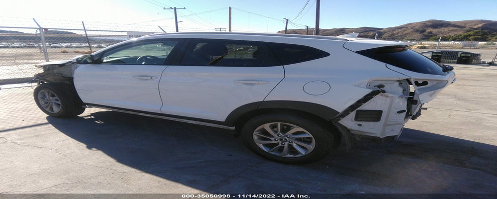 KM8J33A4XJU677108 2018 HYUNDAI TUCSON photo no. 3