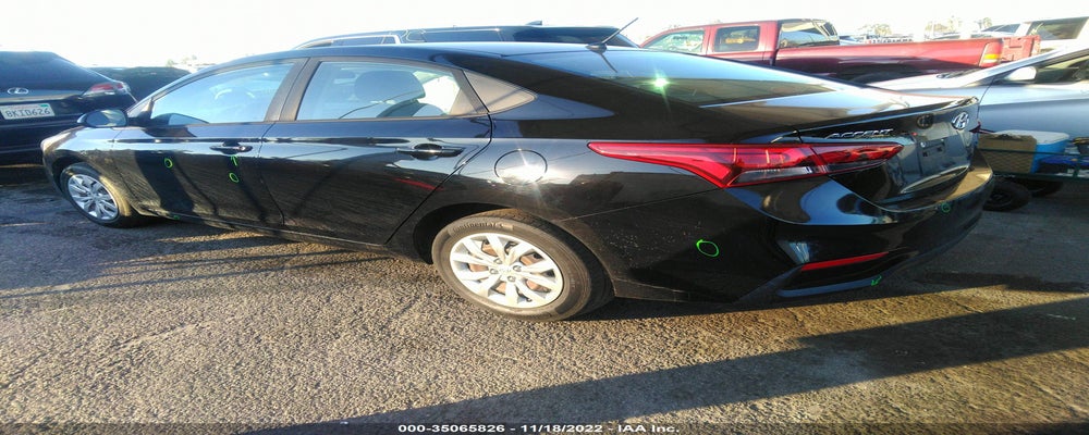 3KPC24A33JE036989 2018 HYUNDAI ACCENT photo no. 3