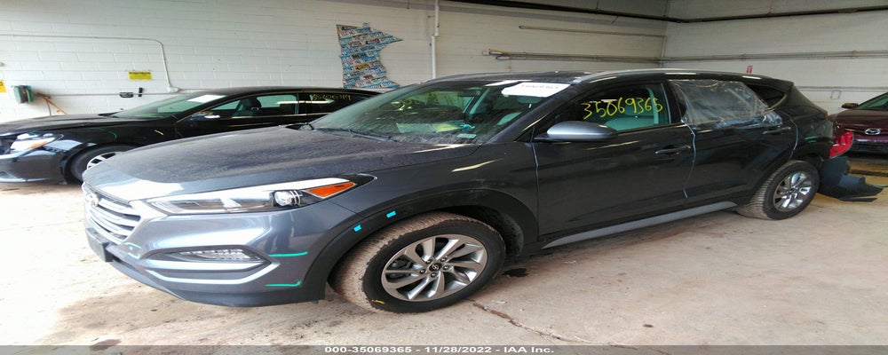 KM8J3CA43JU734801 2018 HYUNDAI TUCSON photo no. 2