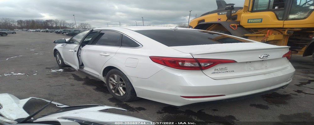 5NPE24AF1FH039315 2015 HYUNDAI SONATA photo no. 3