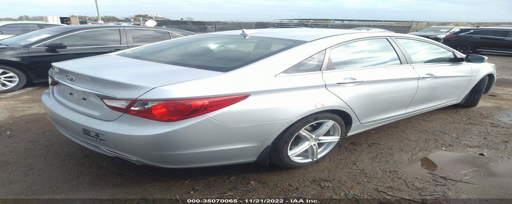 5NPEC4AC2CH385307 2012 HYUNDAI SONATA photo no. 4