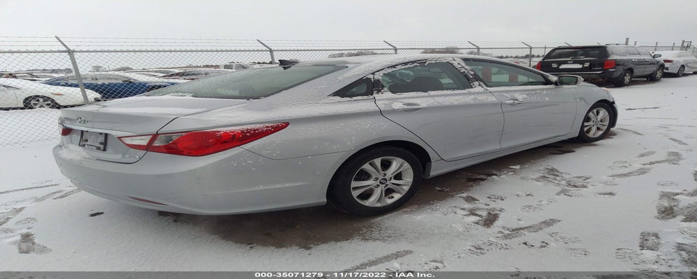 5NPEC4ACXCH445821 2012 HYUNDAI SONATA photo no. 4