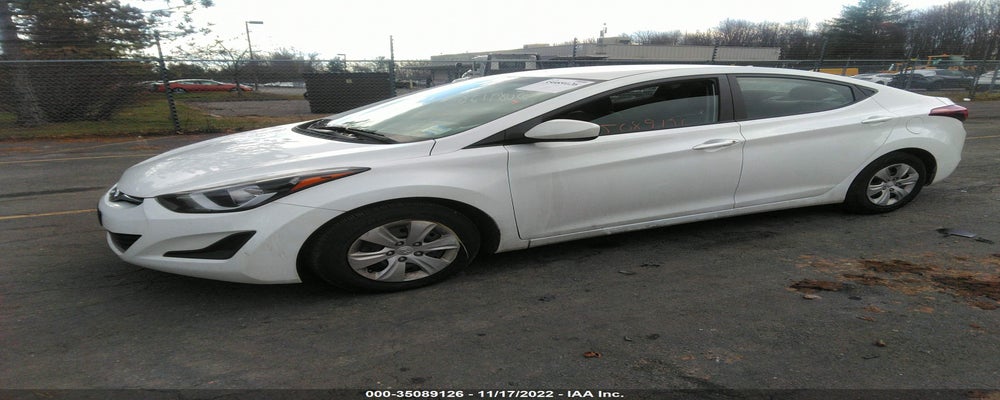 5NPDH4AE9GH784817 2016 HYUNDAI ELANTRA photo no. 2