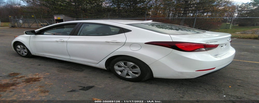 5NPDH4AE9GH784817 2016 HYUNDAI ELANTRA photo no. 3