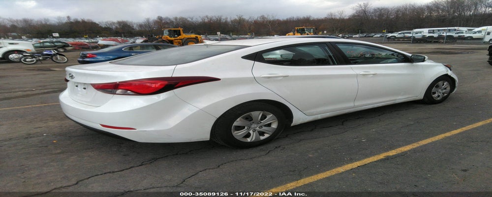 5NPDH4AE9GH784817 2016 HYUNDAI ELANTRA photo no. 4