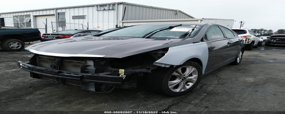 5NPEB4AC9BH068738 2011 HYUNDAI SONATA photo no. 2