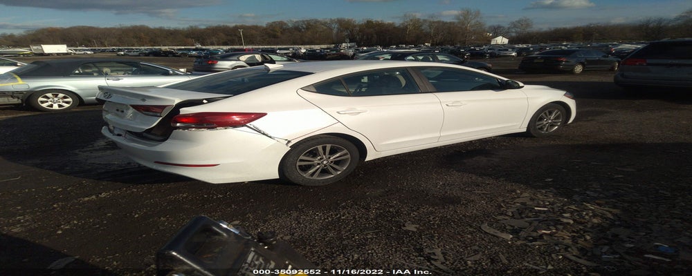 5NPD84LF1HH184137 2017 HYUNDAI ELANTRA photo no. 4