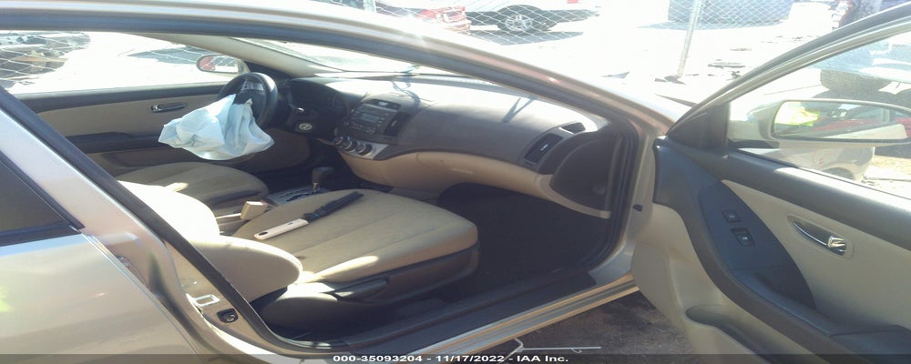 KMHDU4AD8AU917546 2010 HYUNDAI ELANTRA photo no. 5