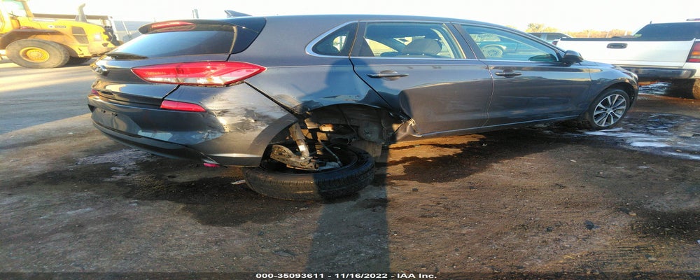 KMHH35LEXJU033835 2018 HYUNDAI ELANTRA GT photo no. 4