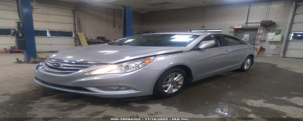 5NPEB4AC4DH564064 2013 HYUNDAI SONATA photo no. 2