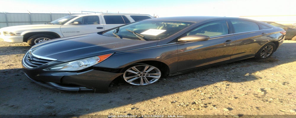 5NPEB4AC7DH668175 2013 HYUNDAI SONATA photo no. 2
